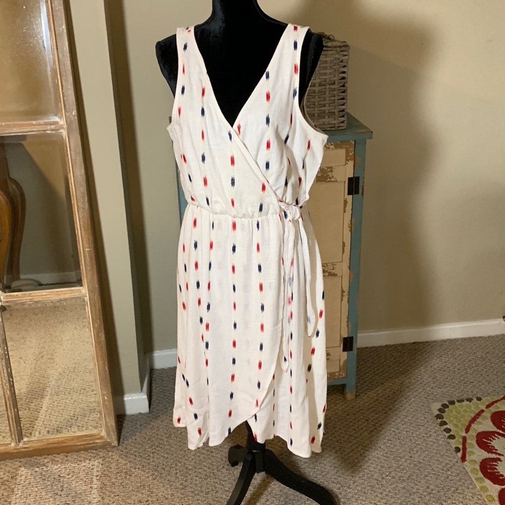 NWT Universal Threads Off White Sleeveless Dress. Size L